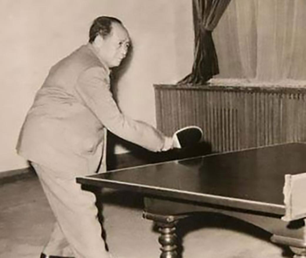 虽然毛主席活到了83岁，但他的保健医生却说：“其实毛主席不具备长寿的条件，他长寿