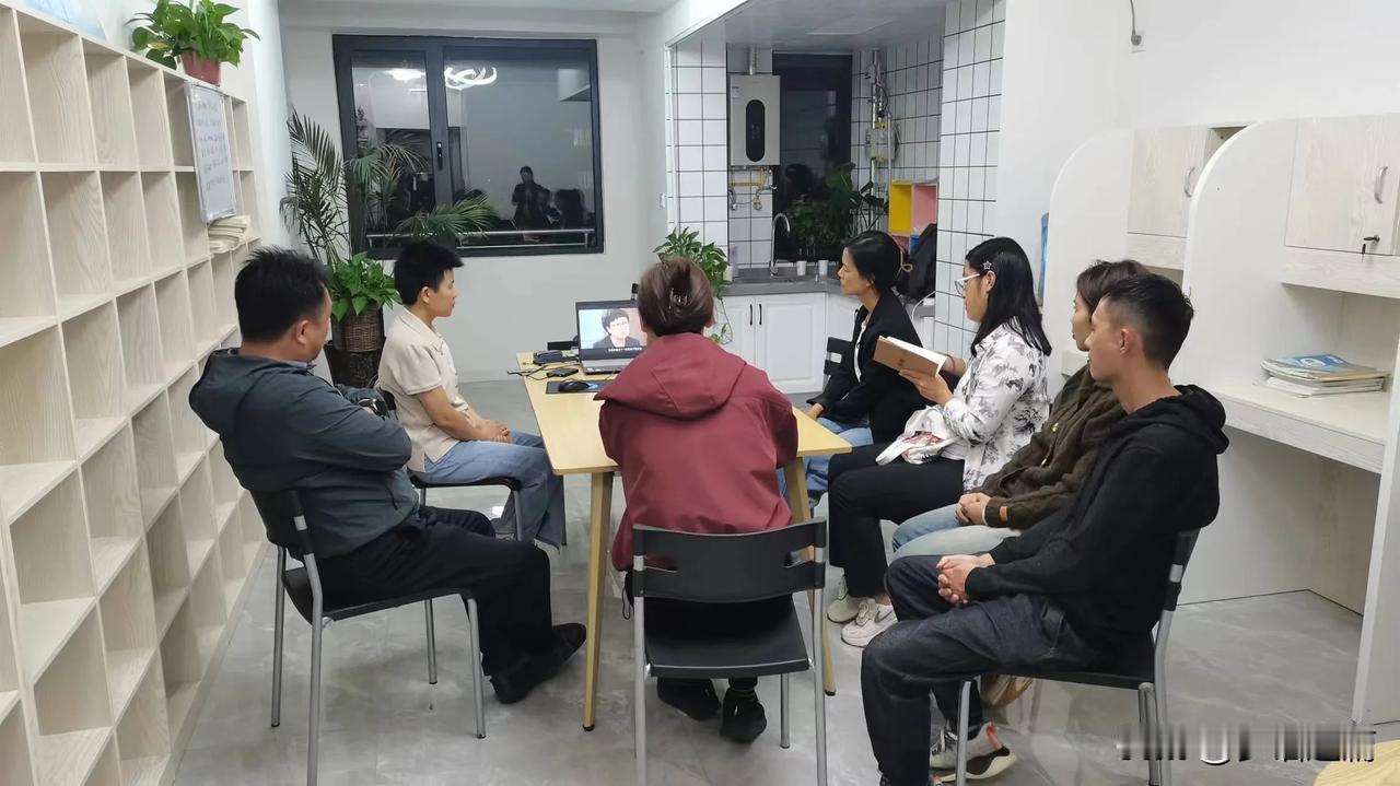 “人须在事上磨练，做功夫，乃有益。若只好静，遇事便乱，终无长进。”所谓玉不琢不成