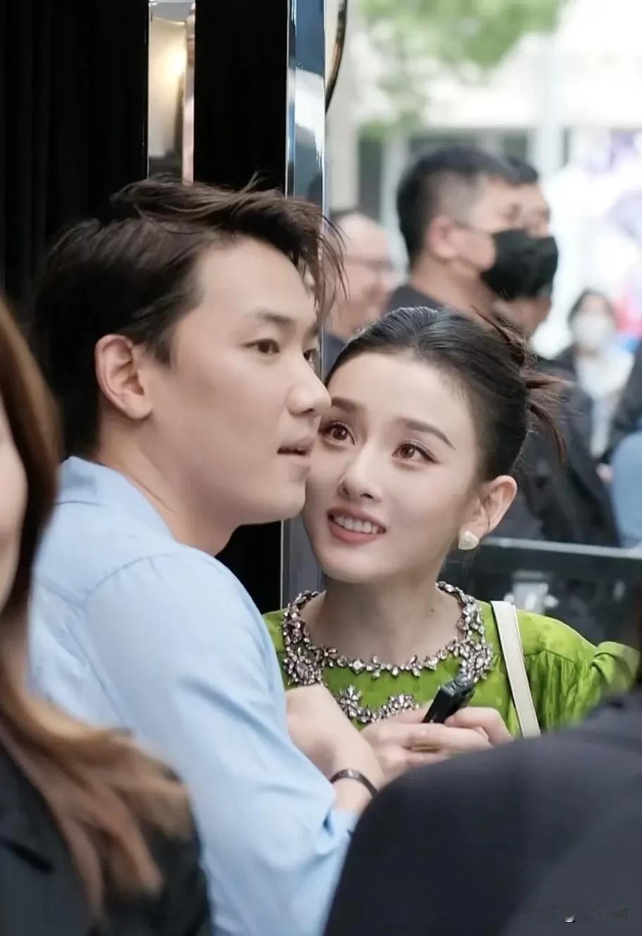 宋祖儿长得确实是很漂亮，不止脸小，整个头骨就很优越，她这个后脑勺真靠上，这种头骨