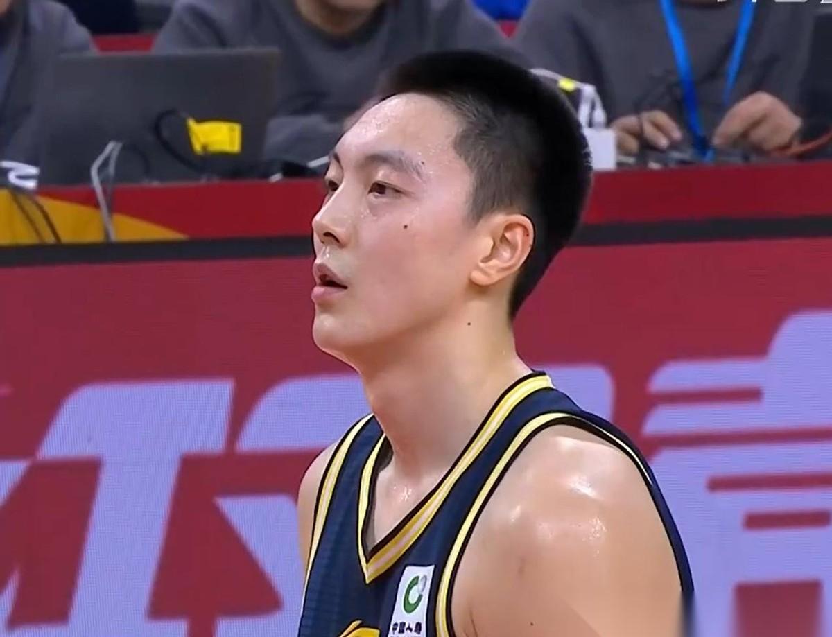 胡明轩继续低迷！
咱就是说，看完CBA常规赛第41轮广东队客场对阵山西队的上半场