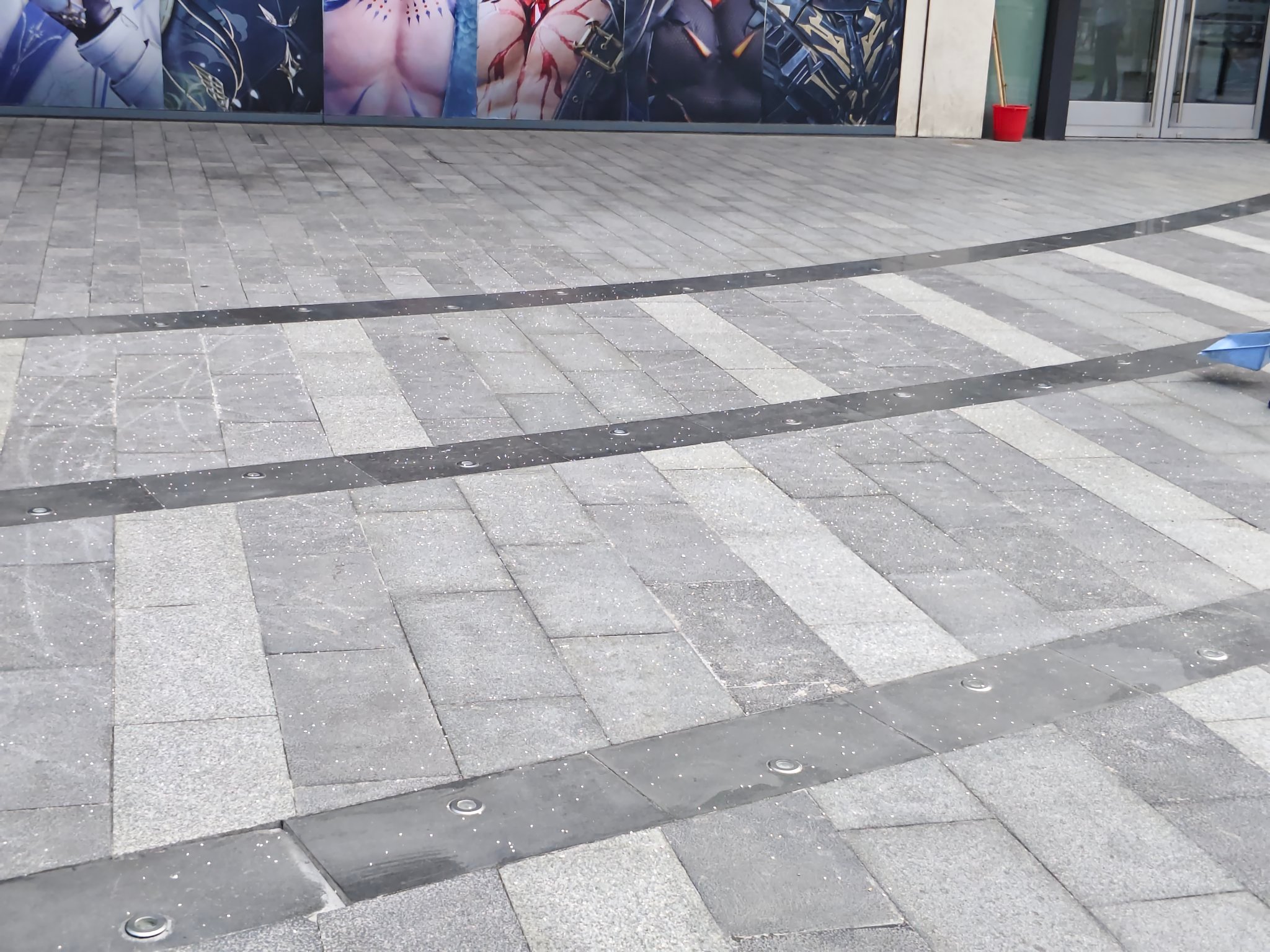 这是真去叠纸楼下撒糯米了