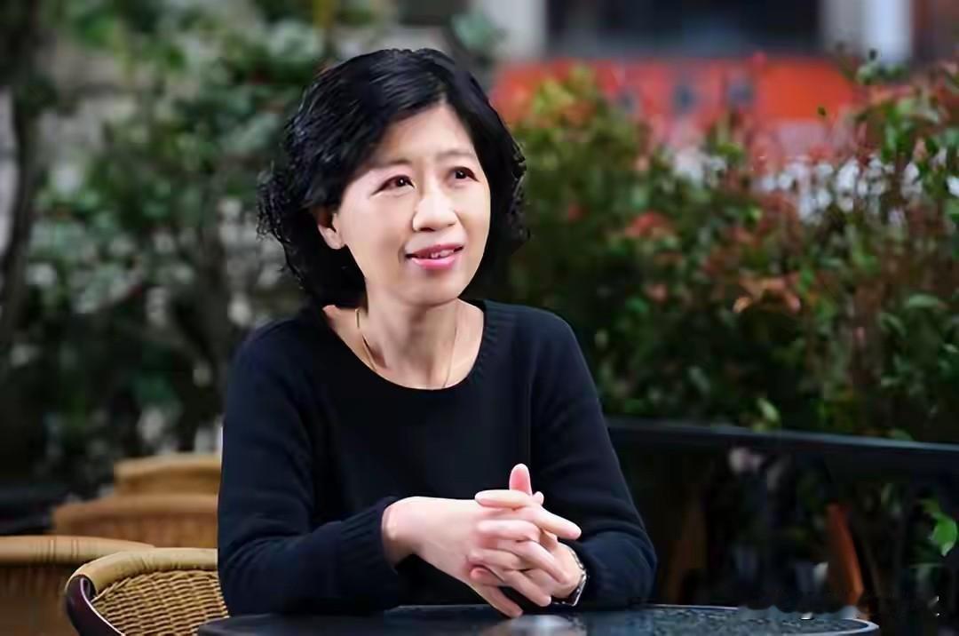 炸锅！柯妻陈佩琪硬刚赖清德：30年捐款1亿超薪资，财产来源不明请司法彻查，别搞双