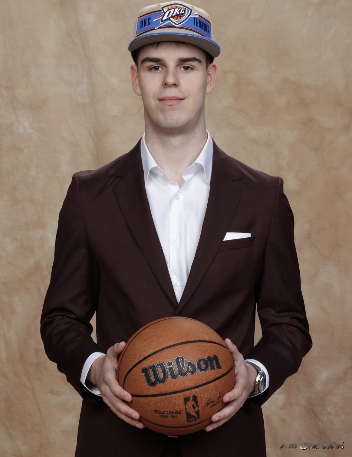 尼古拉·托皮奇恐怕是NBA历史上最惨的新秀之一，他值得雷霆耐心等待吗？

尼古拉