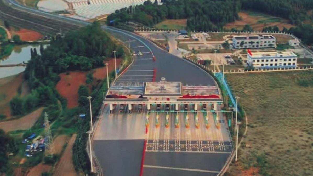 🔥银昆高速寻甸北收费站通行有变，部分道路已开通！好消息！银昆高速寻甸北收费站1