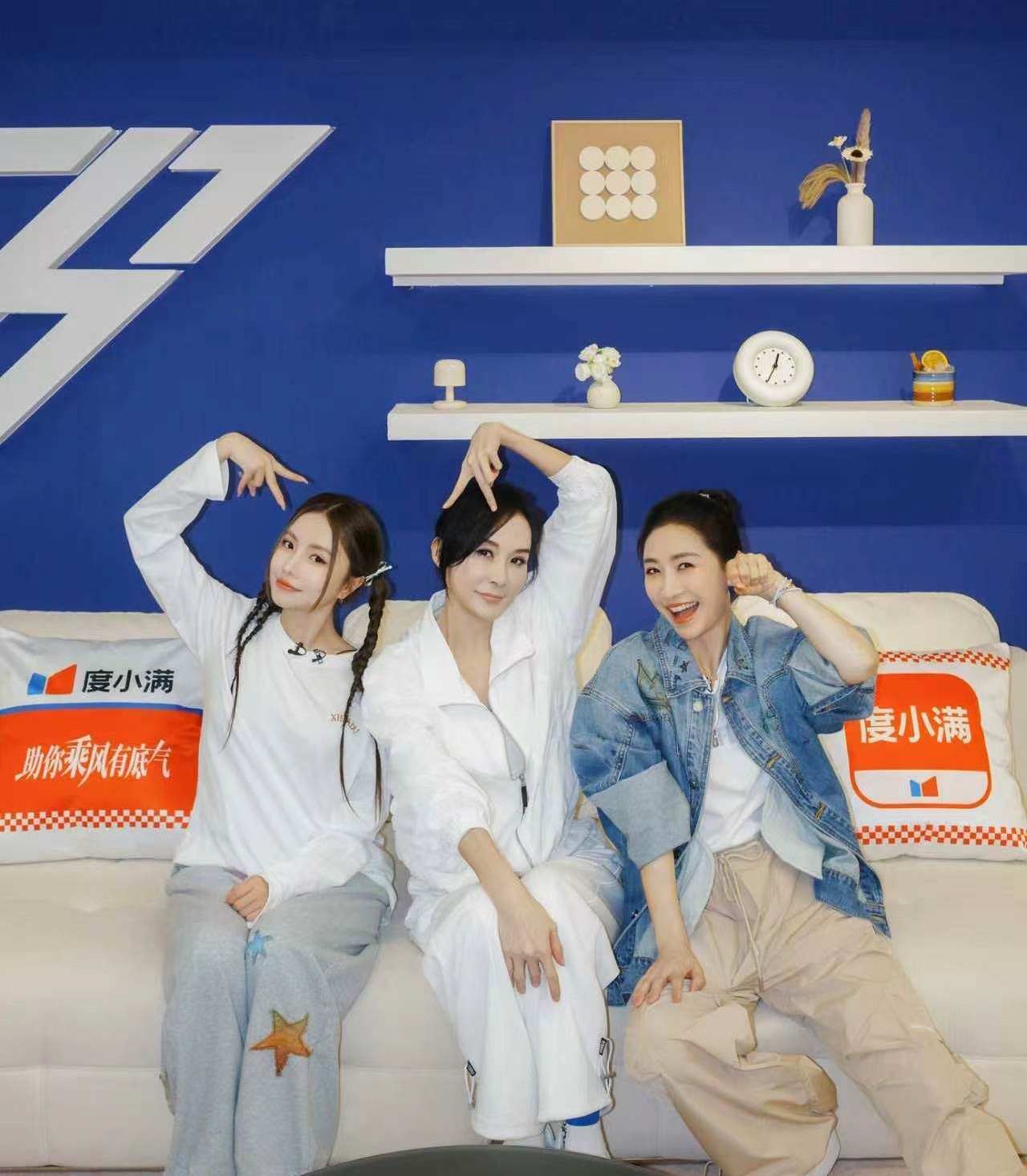 乘风的百万文案依旧夯爆了芒果🥭不愧是百万文案，尤其是浪姐的，依旧是那么鼓舞人心