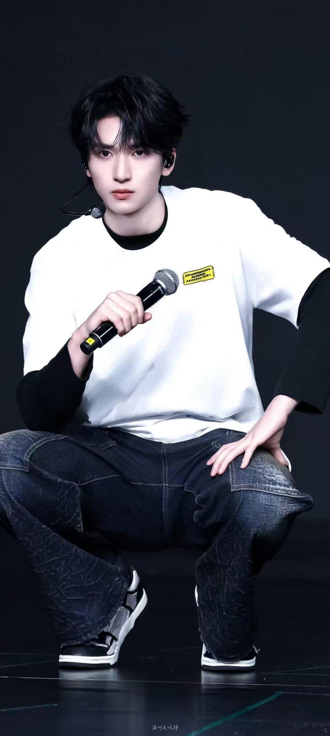 谁接到时代少年团电话了 时代少年团加冠礼演唱会上海站来袭，有粉丝晒出接到他们电话