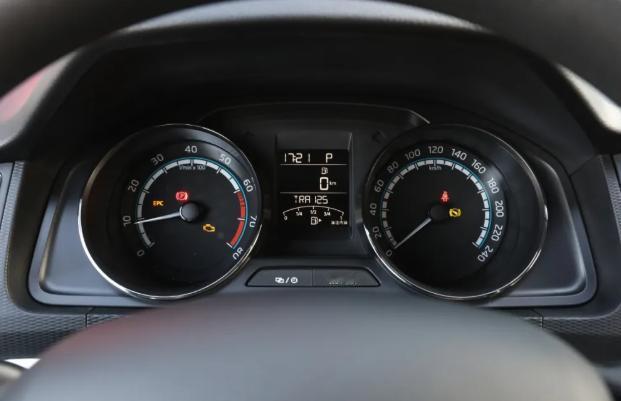 很多人觉得，起步快、换挡猛、能见缝插针的就是老司机。大错特错！那叫马路杀手。真正