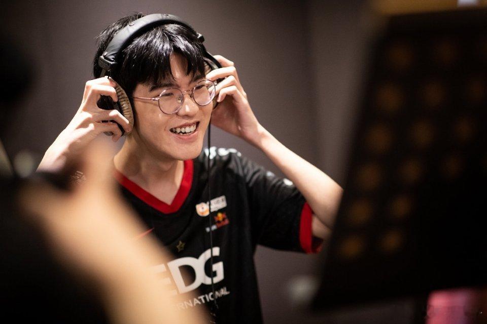 EDG、iG、FPX，Jiejie效力的每一支战队都是冠军[哆啦A梦吃惊]Jie