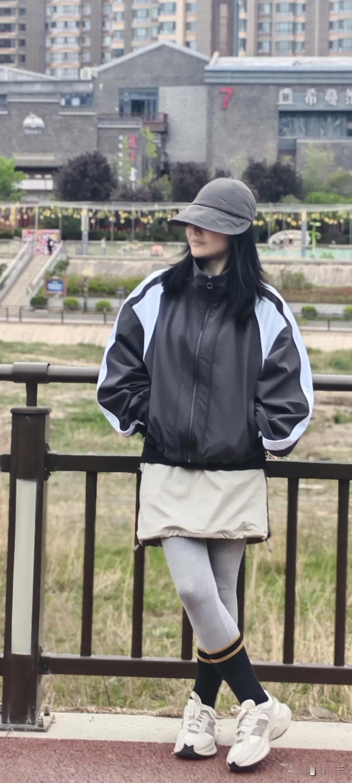 跑起来的快乐   (ง •̀_•́)ง
爱自己
爱万物
运动风日常