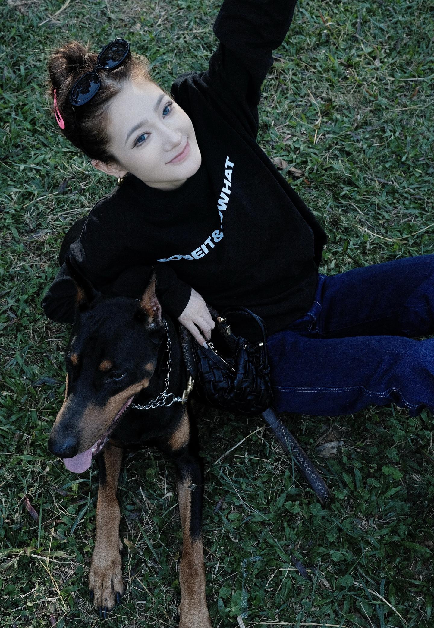 看看你们的小狗🐕。“上帝不让狗狗讲话，是为了让人们知道，爱与忠诚是要...