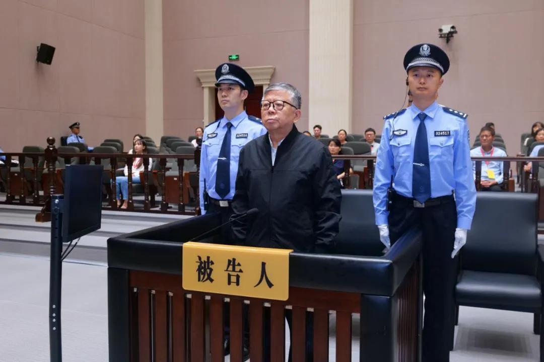 南京经济技术开发区管委会原常务副主任杨有林犯受贿金额高达22.14亿余元，判处死