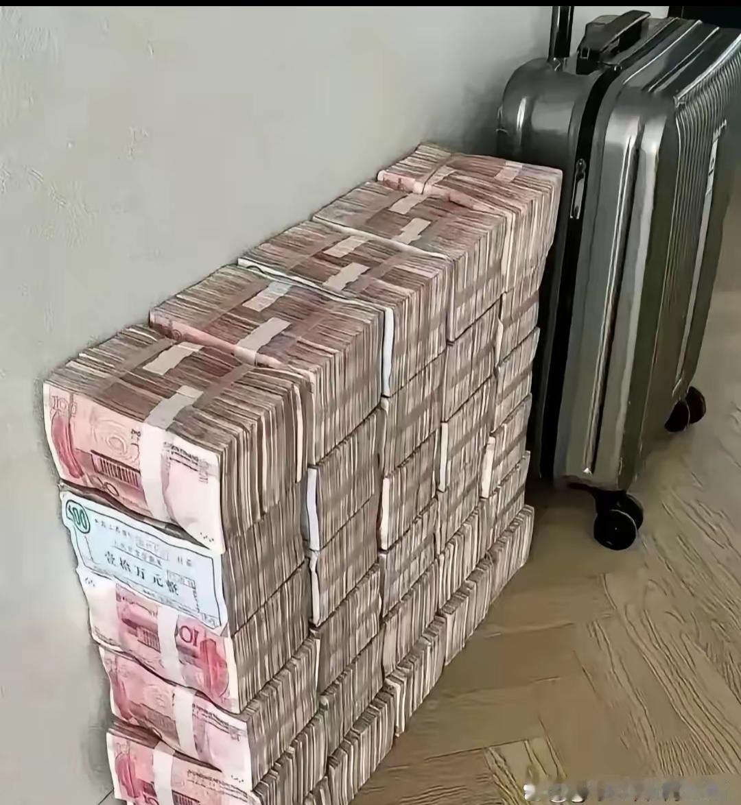 几百万存款，最后却成了用不了的“废纸”。
最近这两天，有个视频不知道大家看了没。