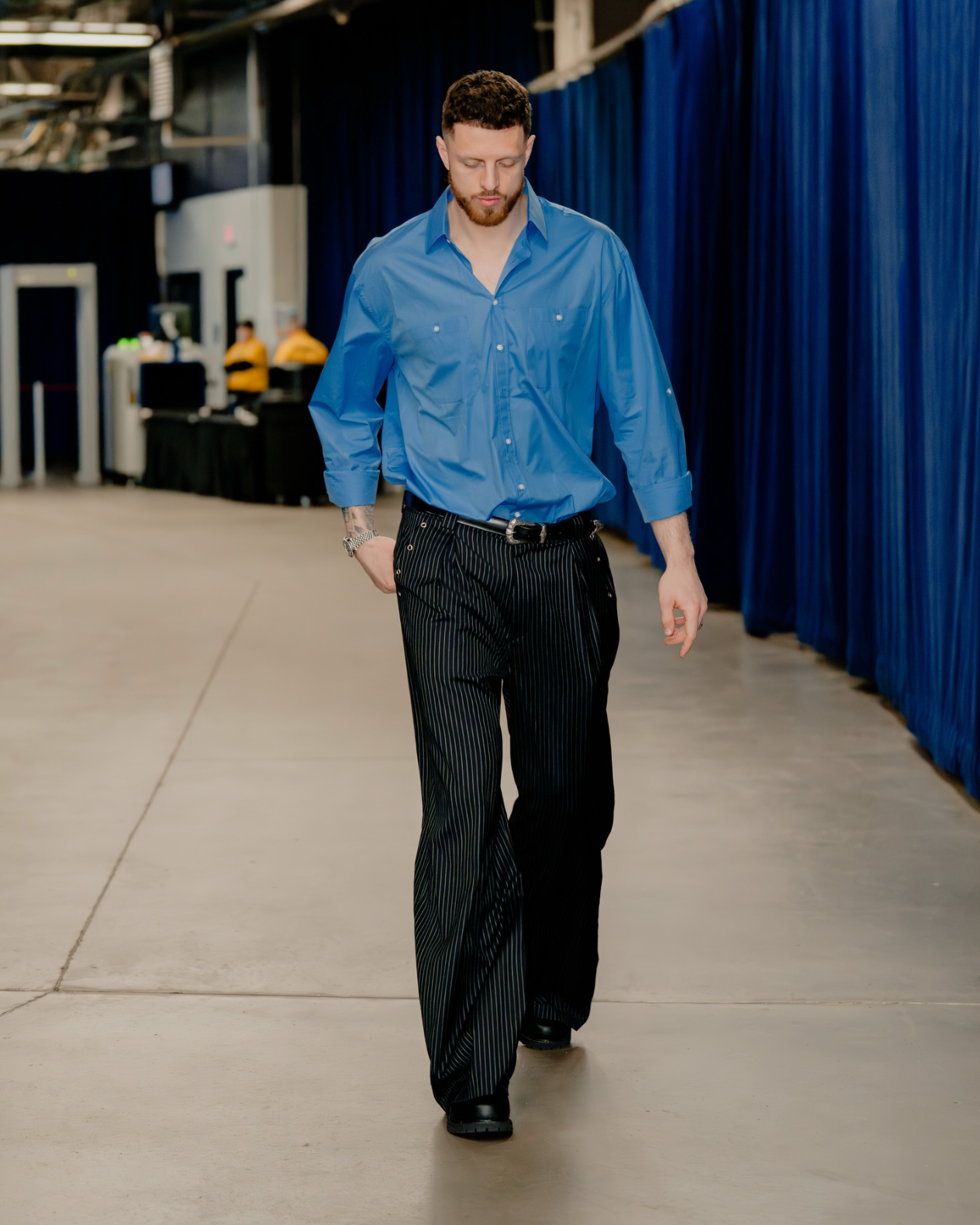 哈腾今日份的型男穿搭！雷霆战胜太阳雷霆1比0太阳雷霆