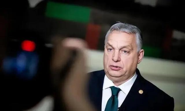 匈牙利总理欧尔班，近日在接受美国博主诺法尔采访时直言不讳地说：我认为有人能打败中