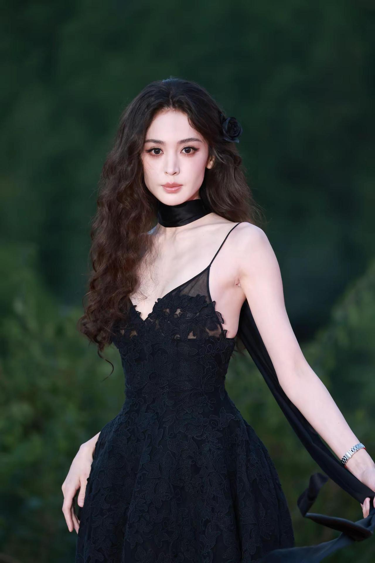 古力娜扎活动生图，无美颜无滤镜。原生生图，原图在粉丝群古力娜扎 古力娜扎生图 生