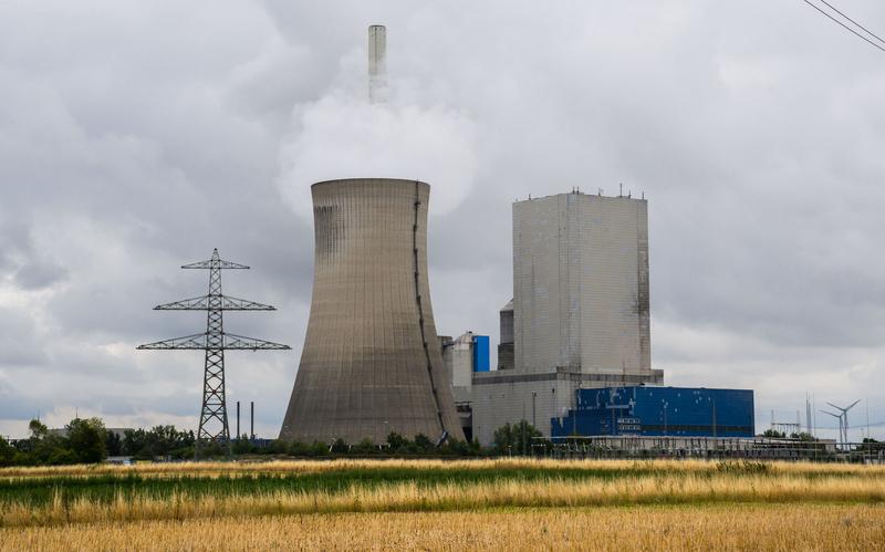 印度内阁12日批准煤炭库存过剩的发电厂出口煤炭，这一举措为印度煤炭进一步出口铺平