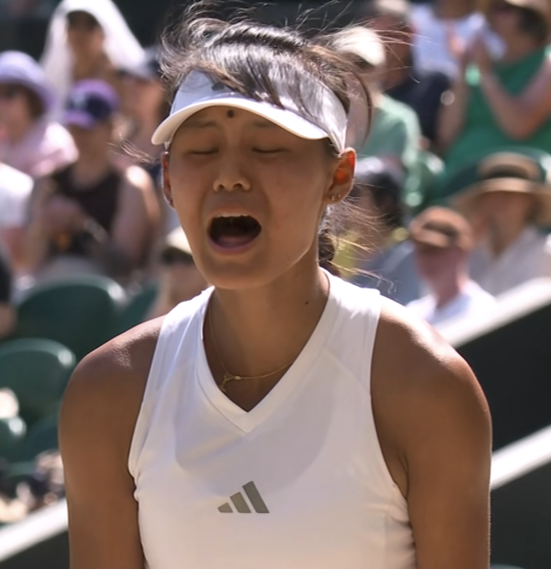 孙心然vs普什卡列娃 孙心然第二盘2-0领先送出隐形蛋后，对手开始发力，现在7-