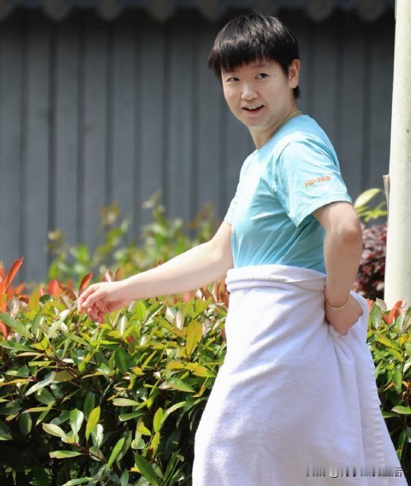 成都 随国家队集训，备战 2026伦敦团体世乒赛。