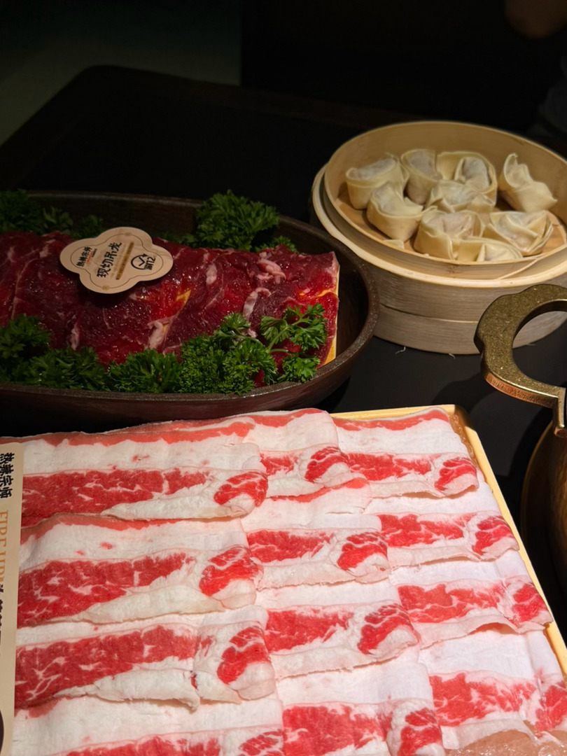 吃饱饱 