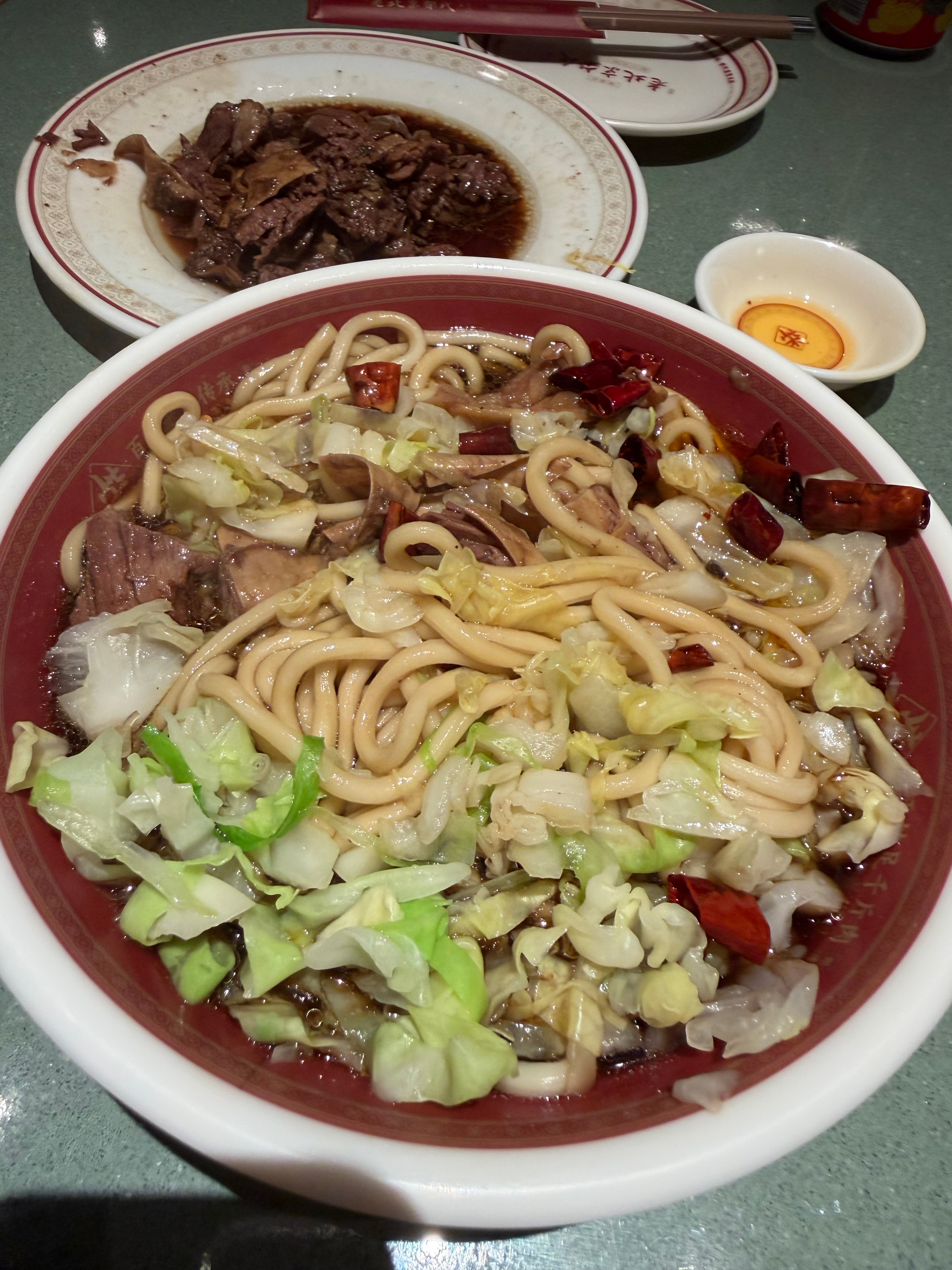 看看我的晚饭怎么样？碳水+肉世界上最好吃的东西