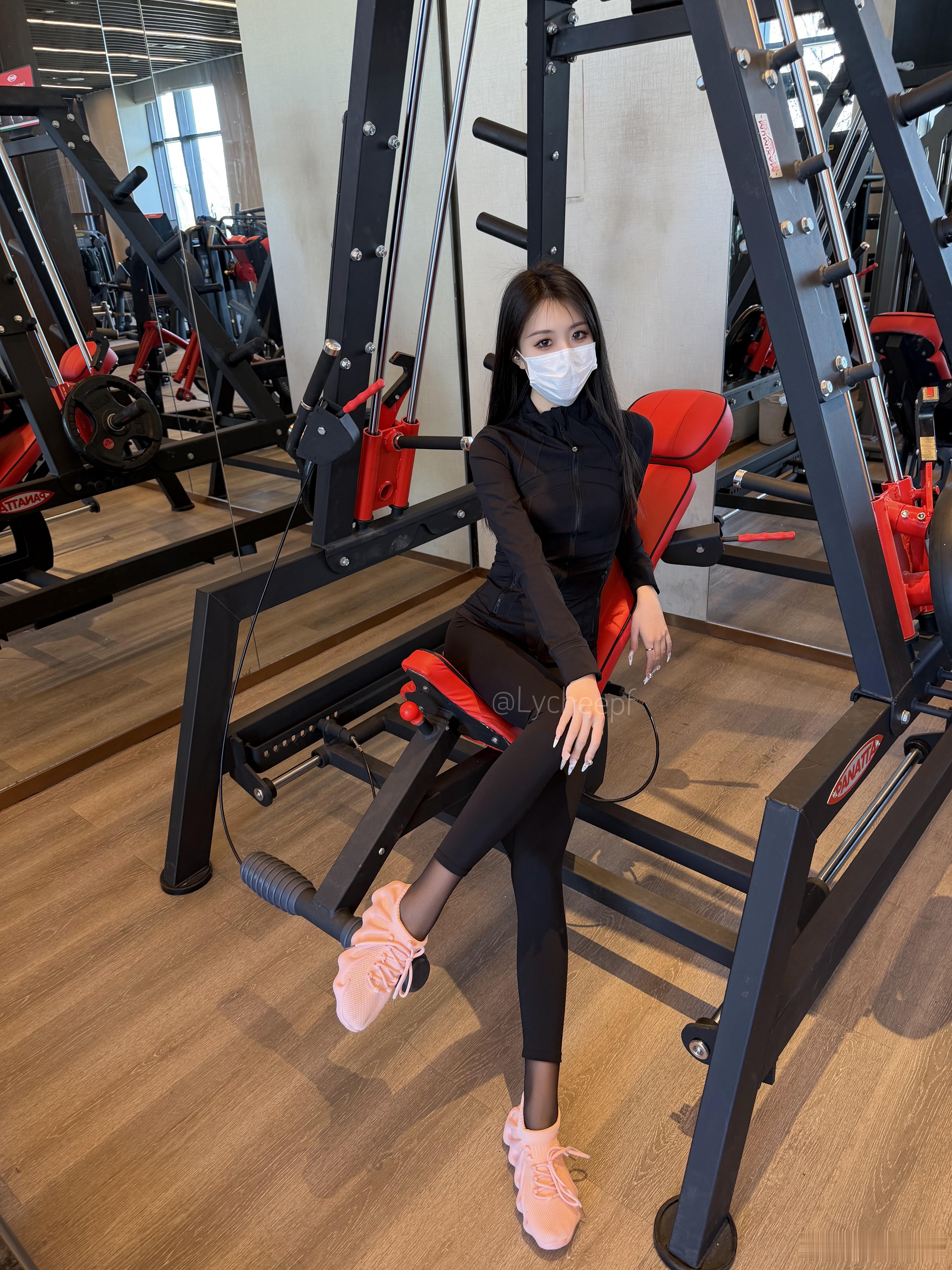 该出门运动啦猪猪今天穿什么ootd泡芙lycheeolsilk