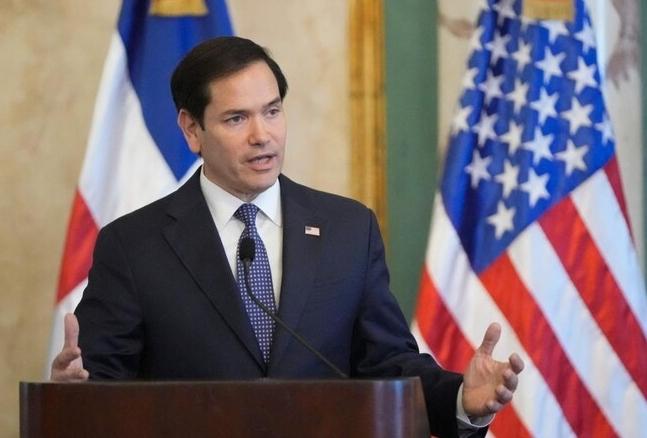 鲁比奥：这是个大问题，但伊朗不肯谈
美国不断伊朗周边集结兵力，要求伊朗在核问题上