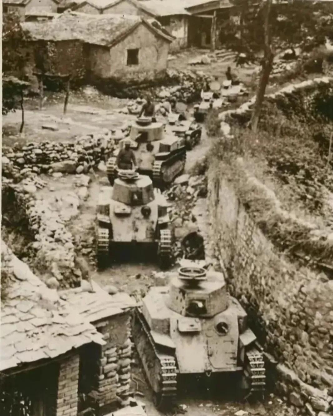 抗战时，国军面对薄皮日本坦克几乎束手无策，大多数部队连起码的反坦克武器都没有，只