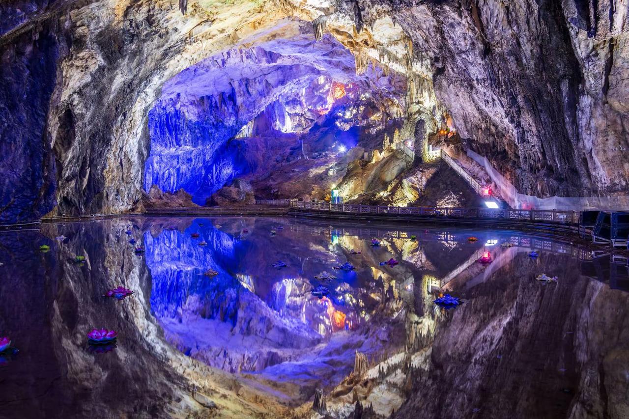 贵州毕节织金洞。贵州毕节织金洞视觉冲击自然奇观 旅行美学碎片 自然博物之美