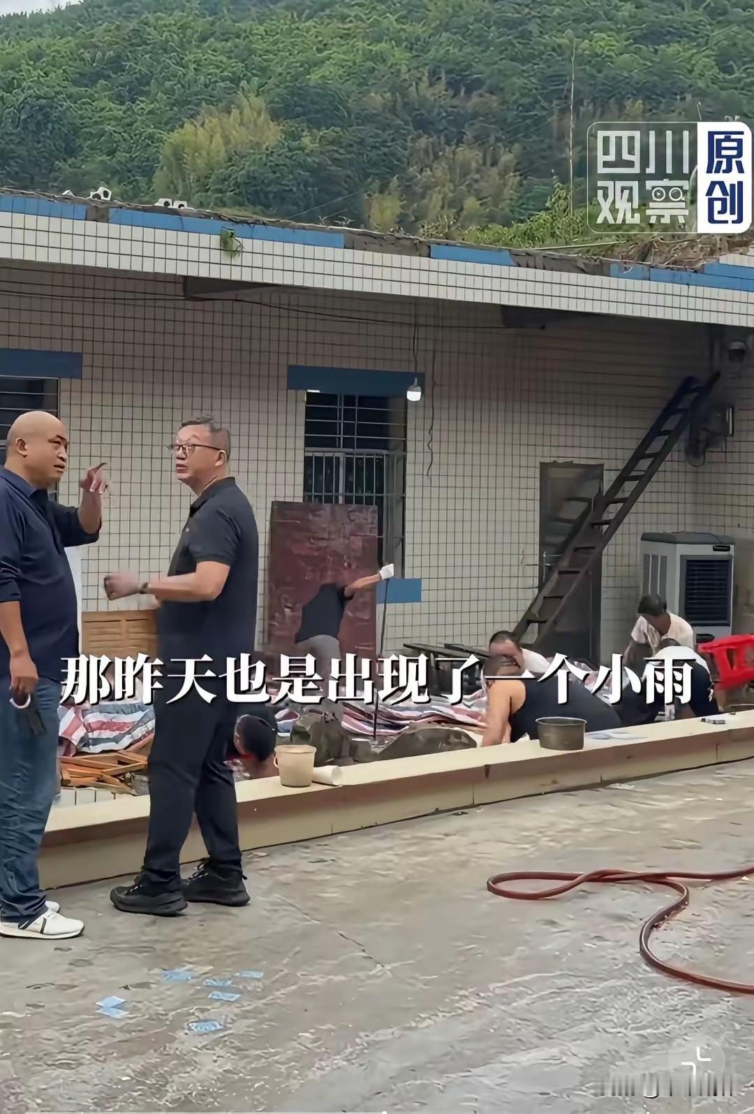 终于明白为什么升学宴的女儿墙会突然塌掉了。
 
看完亲历者透露出来的细节，心里沉