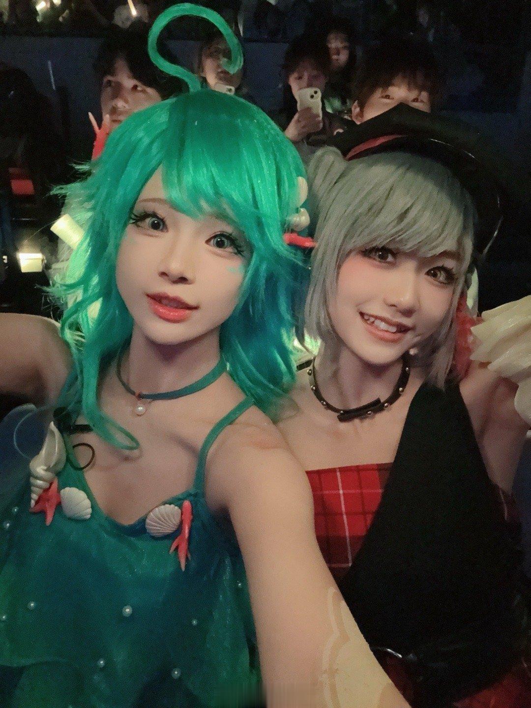 非常酷！🫵小河今天是蓝色亮晶晶眼影的小美人鱼朵莉亚#河野華[超话]##王者荣耀