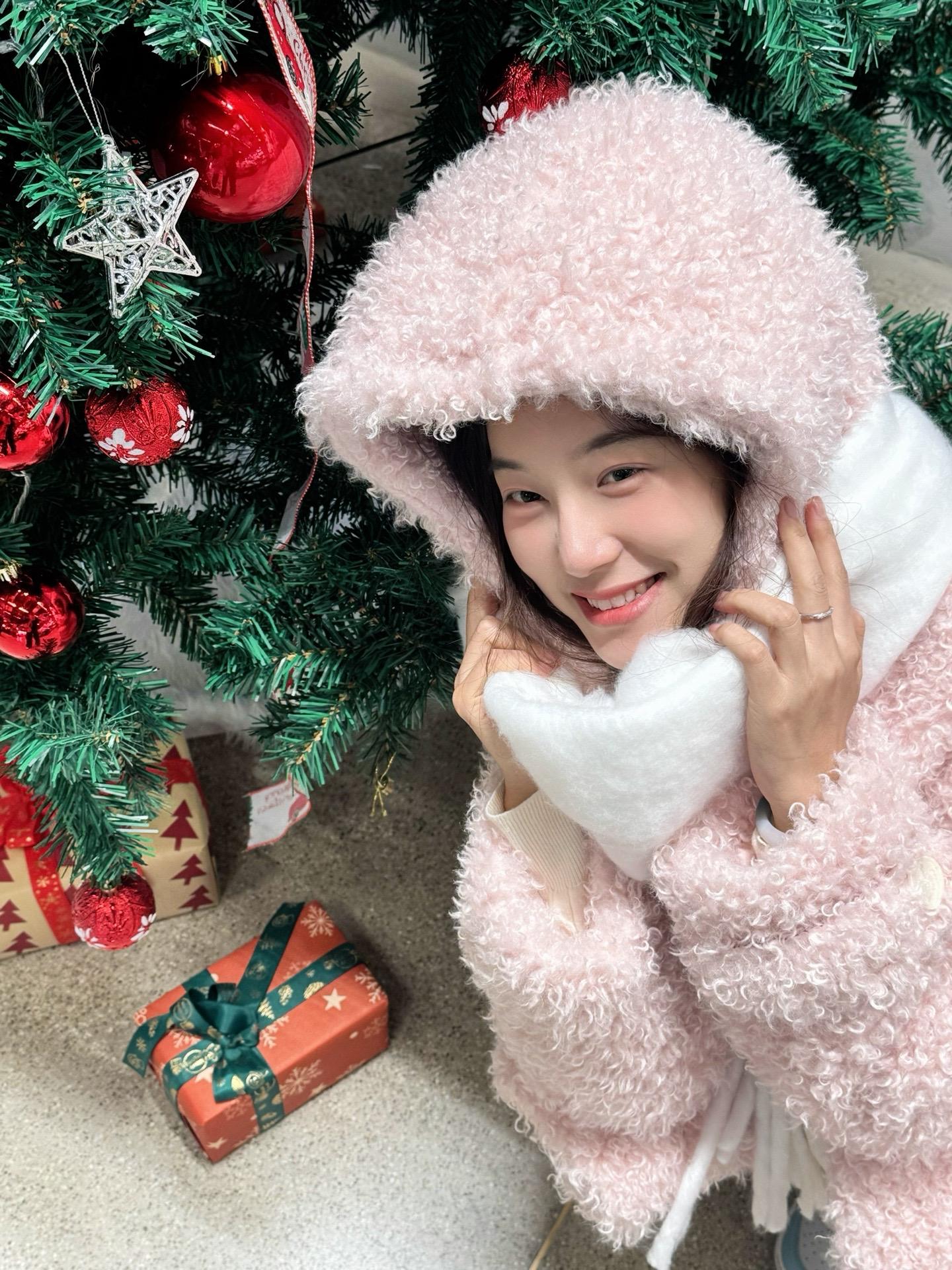 但我一直在充当明媚的角色