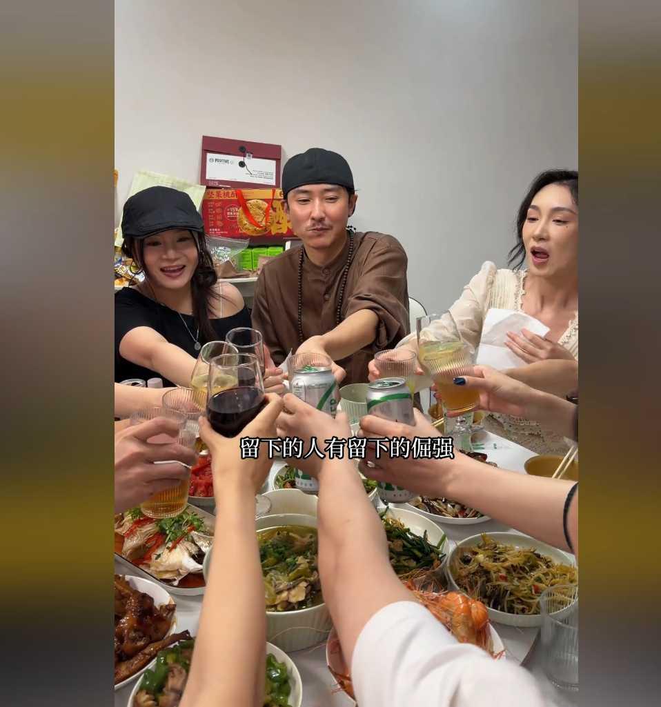 演员周瑞曝横店现状：日薪三万跌至80元，抢戏全靠运气
40岁演员周瑞谈及横店行业