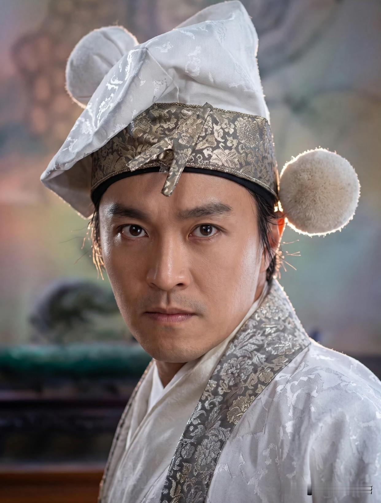瞒不住了，那个被当成“喜剧演员”的周星驰，其实是个练家子

小时候看《唐伯虎点秋