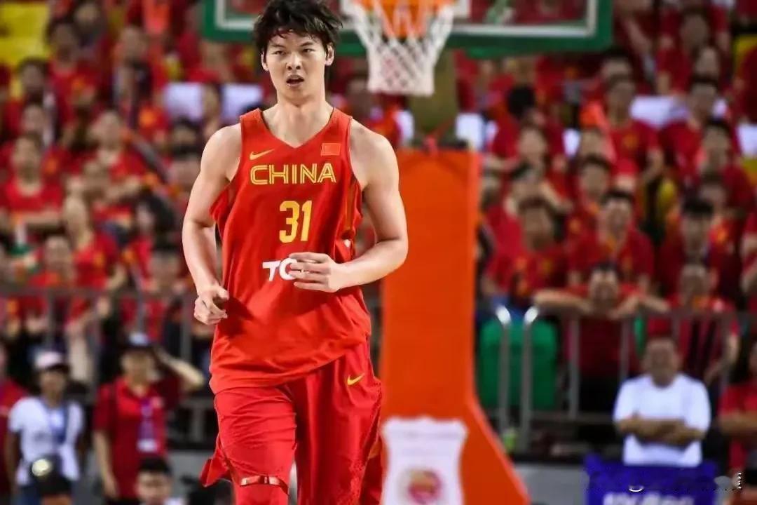 从王哲林横空出世开始，我就认为这名球员，具备成为NBA球员的潜力！
事实也证明确