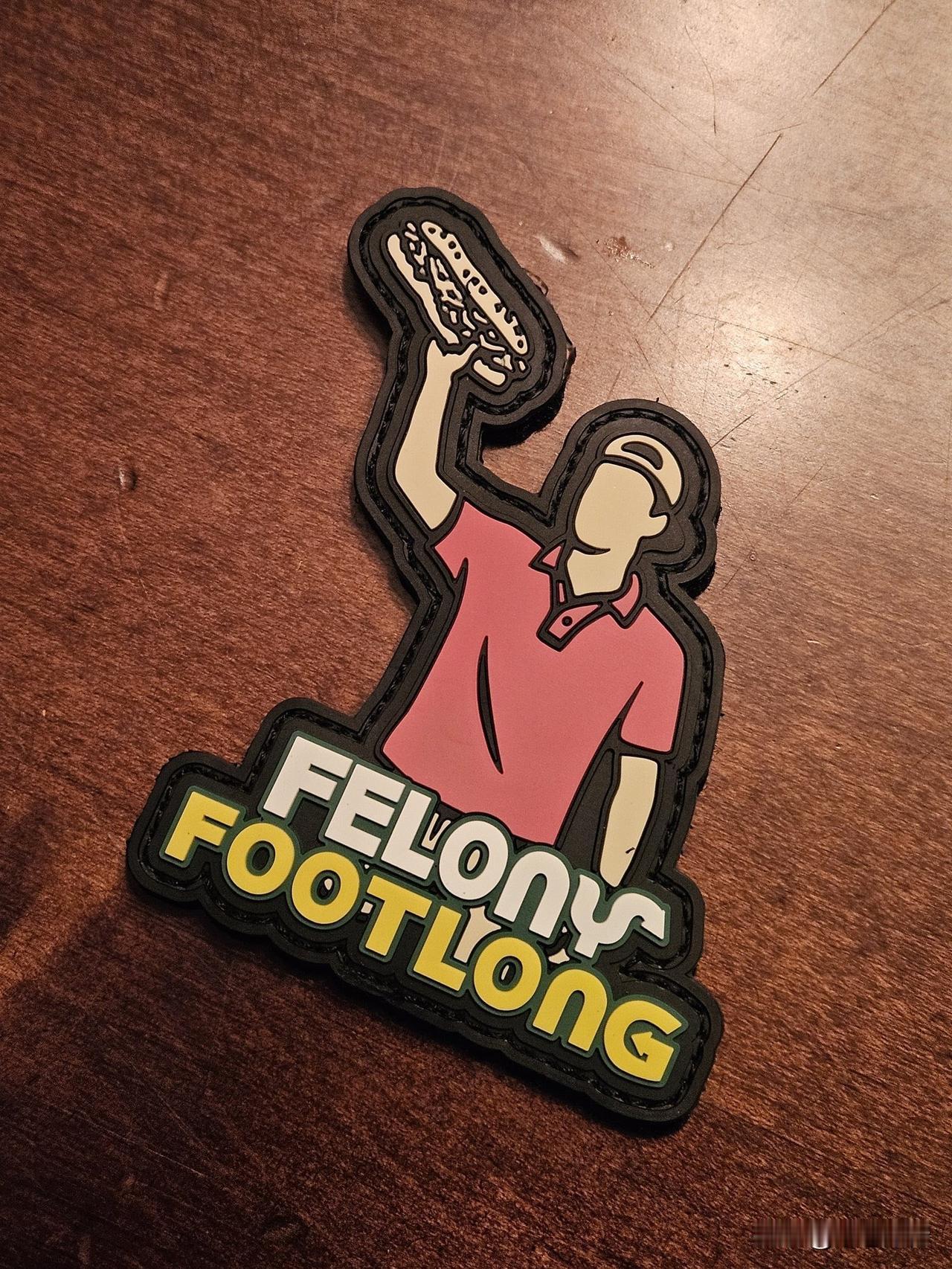 一个三明治，掀翻了川普时代的司法逻辑。

这位抗议者——原本是司法部雇员，在一场