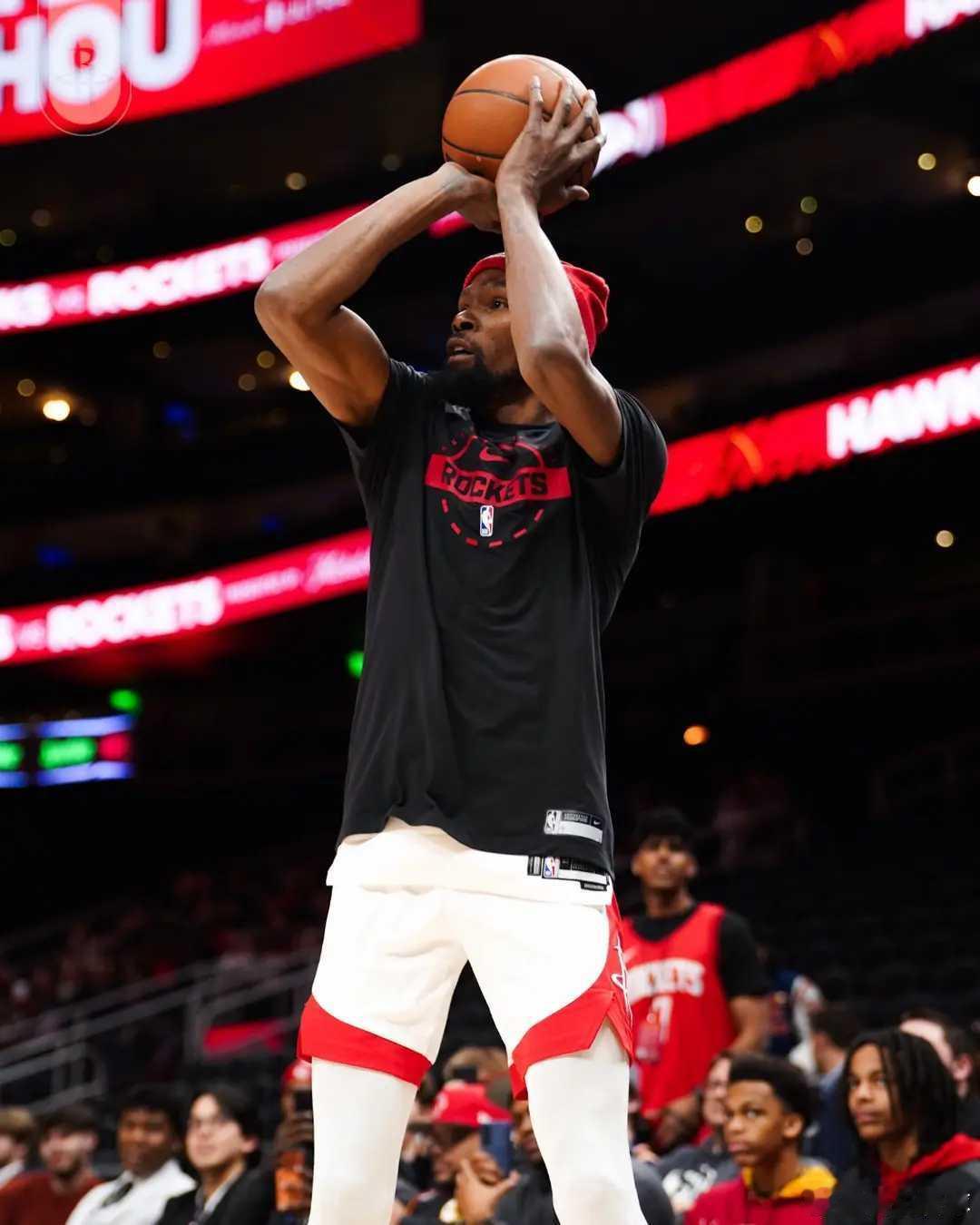 杜兰特31分5篮板火箭终结老鹰4连胜，申京9分13篮板4助攻北京时间1月30日，