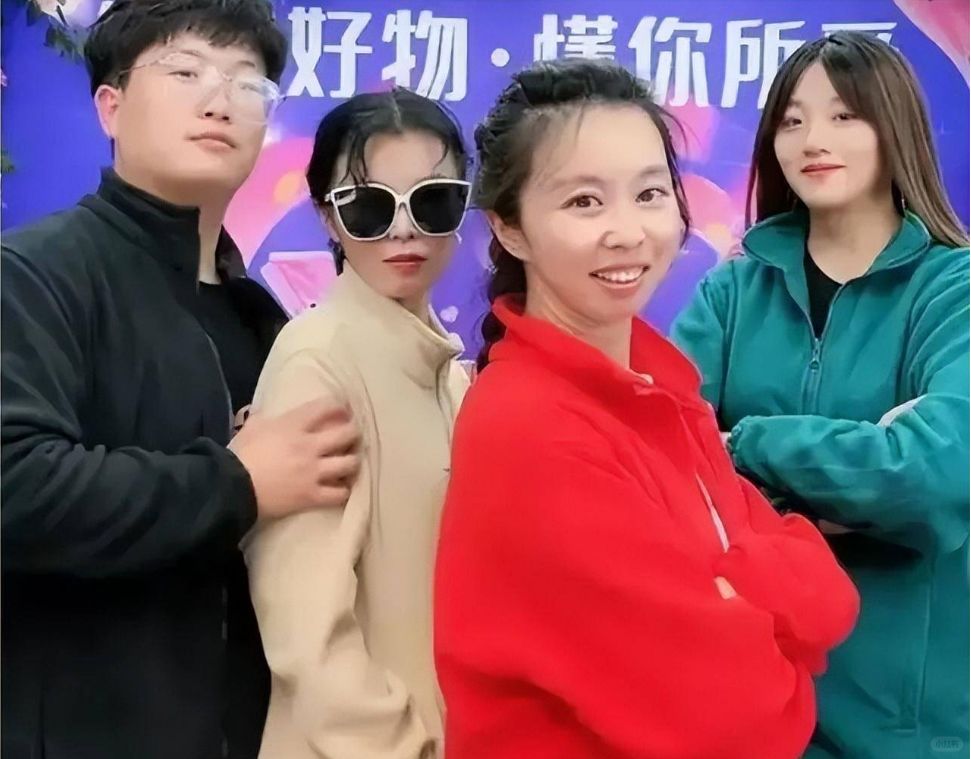 近期二八事件中的两个网红媳妇，田静和熊磊频频有大动作，她们二人各种曝料不断，真是...