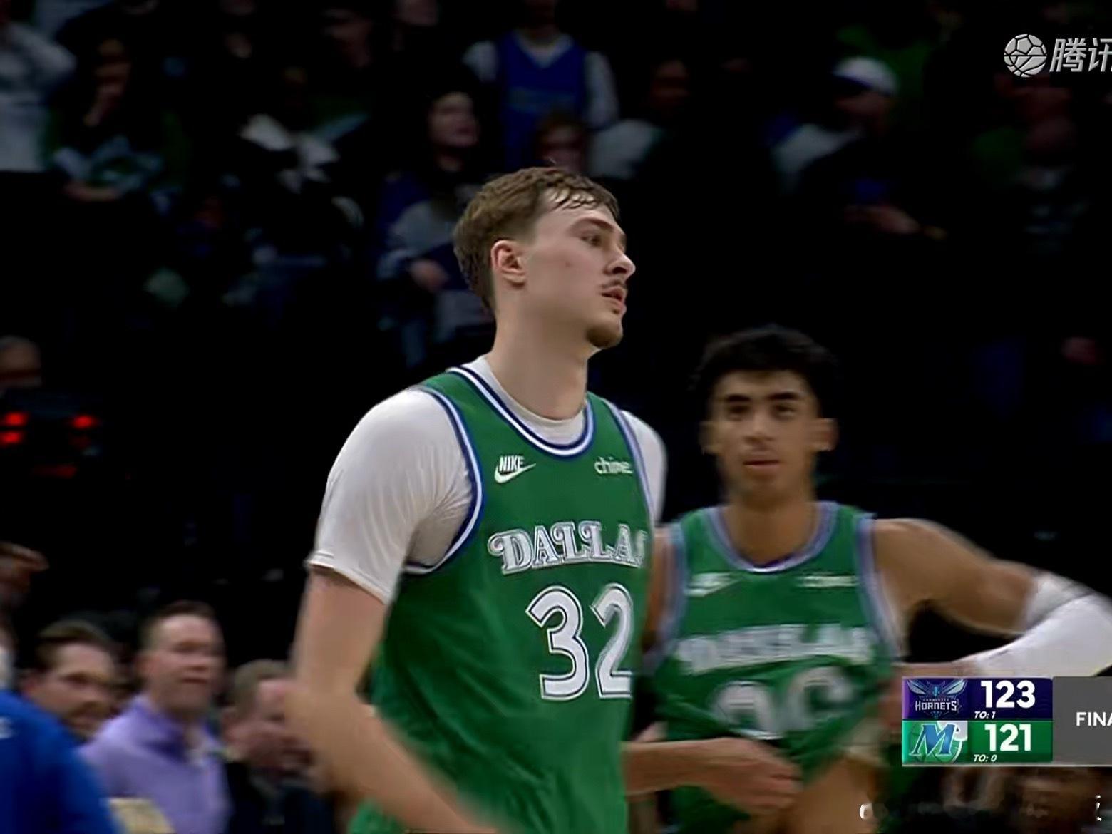 弗拉格压哨出手不中，空砍49分10板，独行侠121-123不敌黄蜂黄蜂vs独行侠