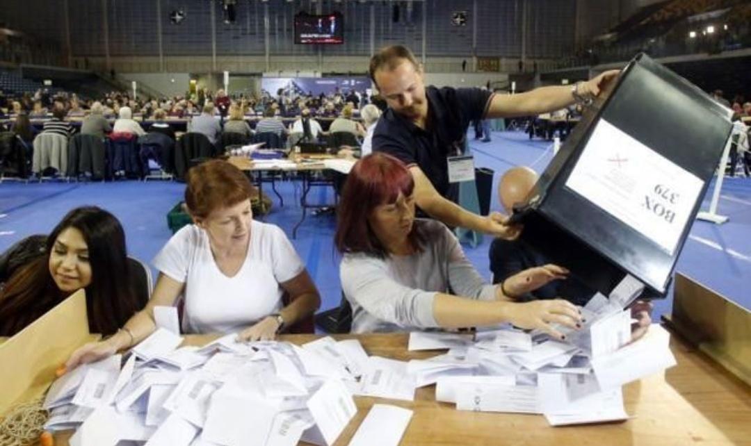 商人发出50封邀请函，目前已有35人接受邀请，加入和平委员会。这没啥奇怪，今天的
