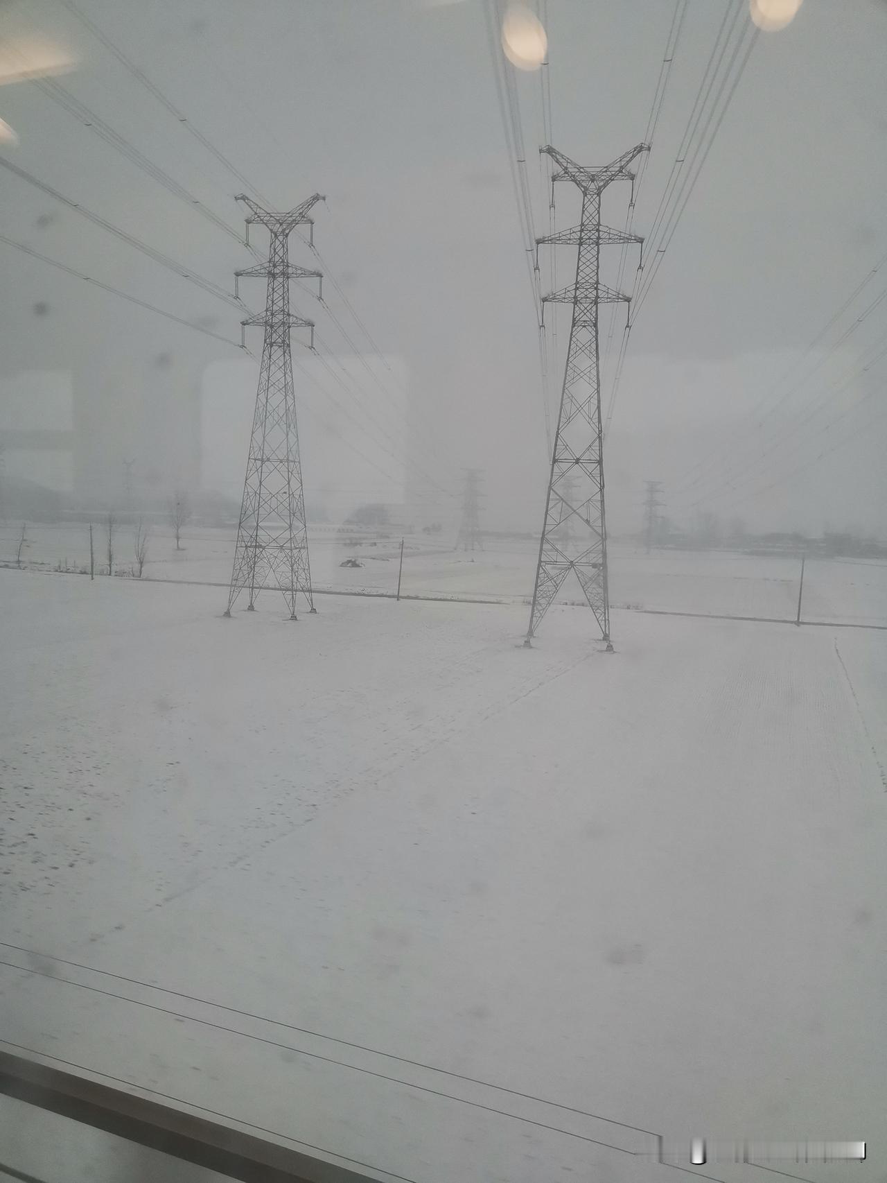 依稀记得，这应该是2026年的第二场雪，比2025年的来得稍早了一些。。。
今年