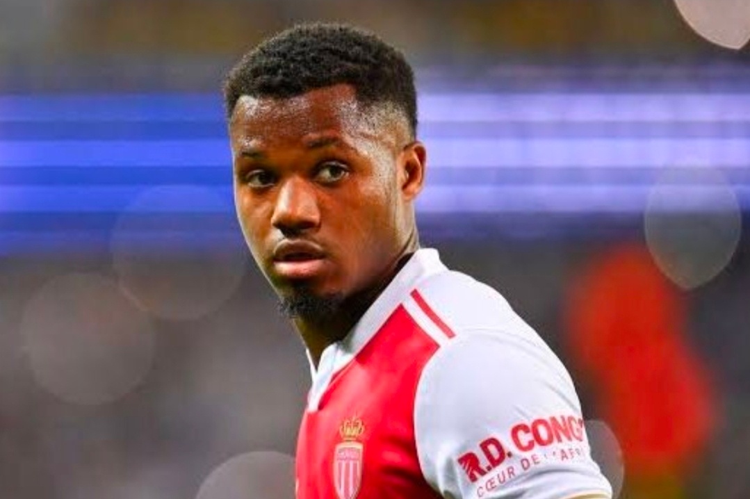 记者：摩纳哥已经决定明年夏天不会买断法蒂据记者Romain Molina报道，法