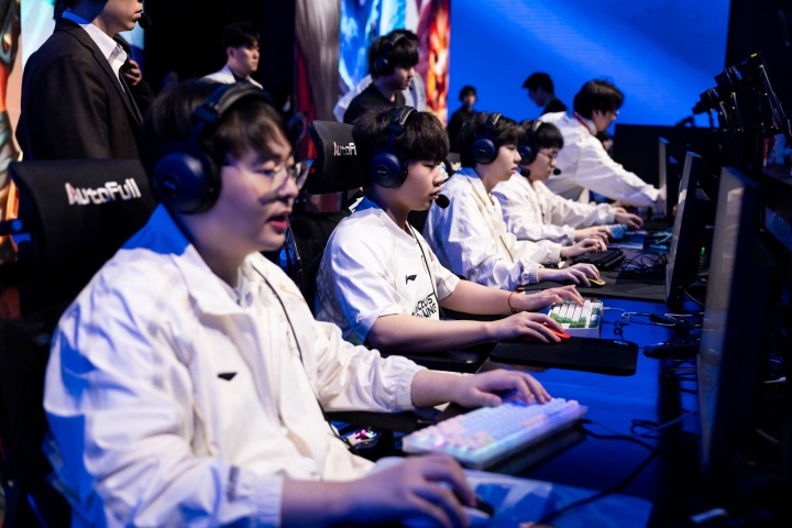 问题都出在哪里？iG开赛三连胜后惨遭四连败，后续三场都是硬仗