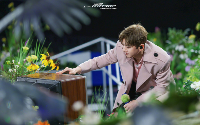 张杰表达爱传递爱从鸟巢到每一场巡演，把爱意唱进每一个音符，这就是张杰独有的温柔与