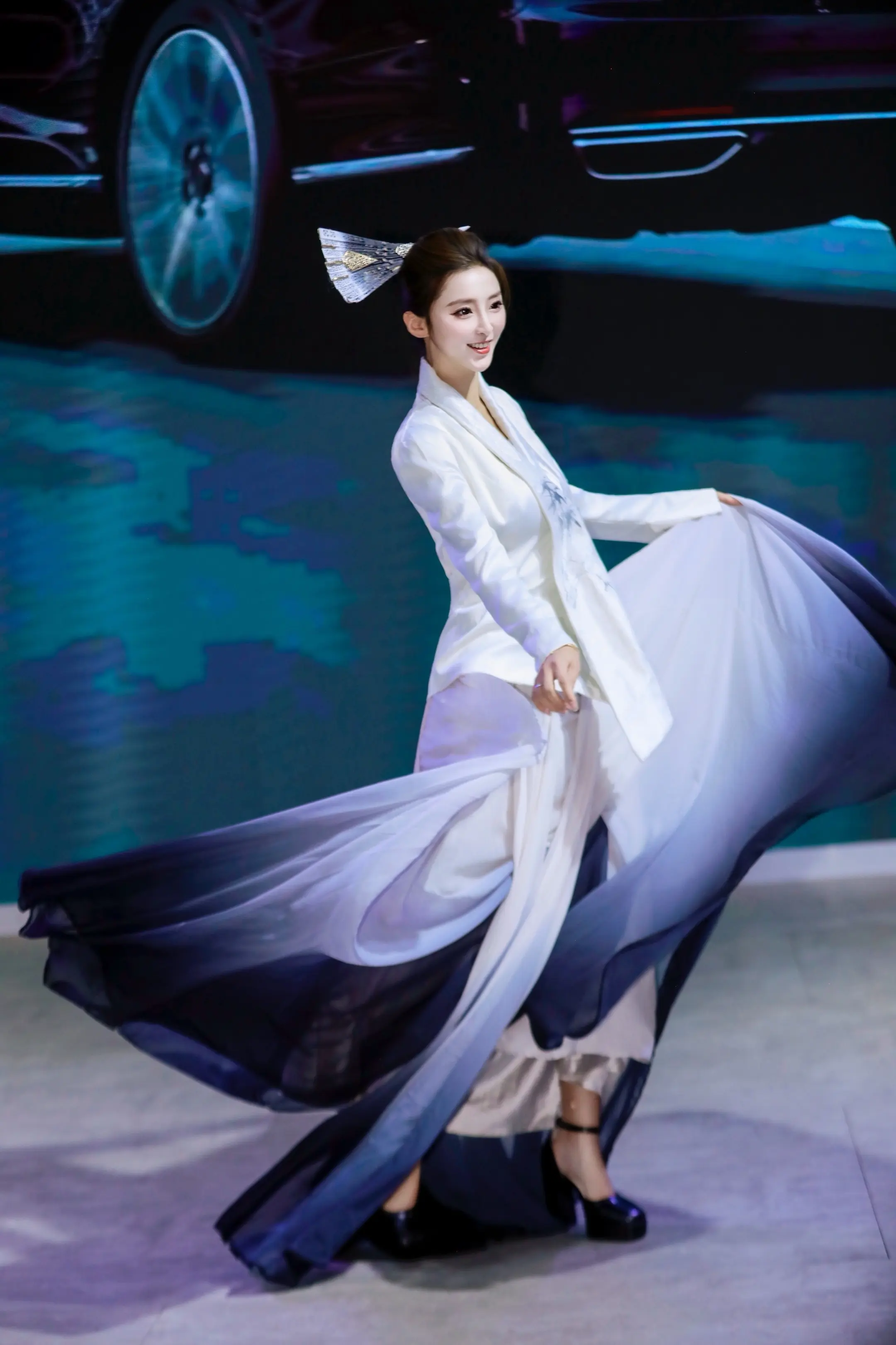 又是一年车展季 红旗我来了。