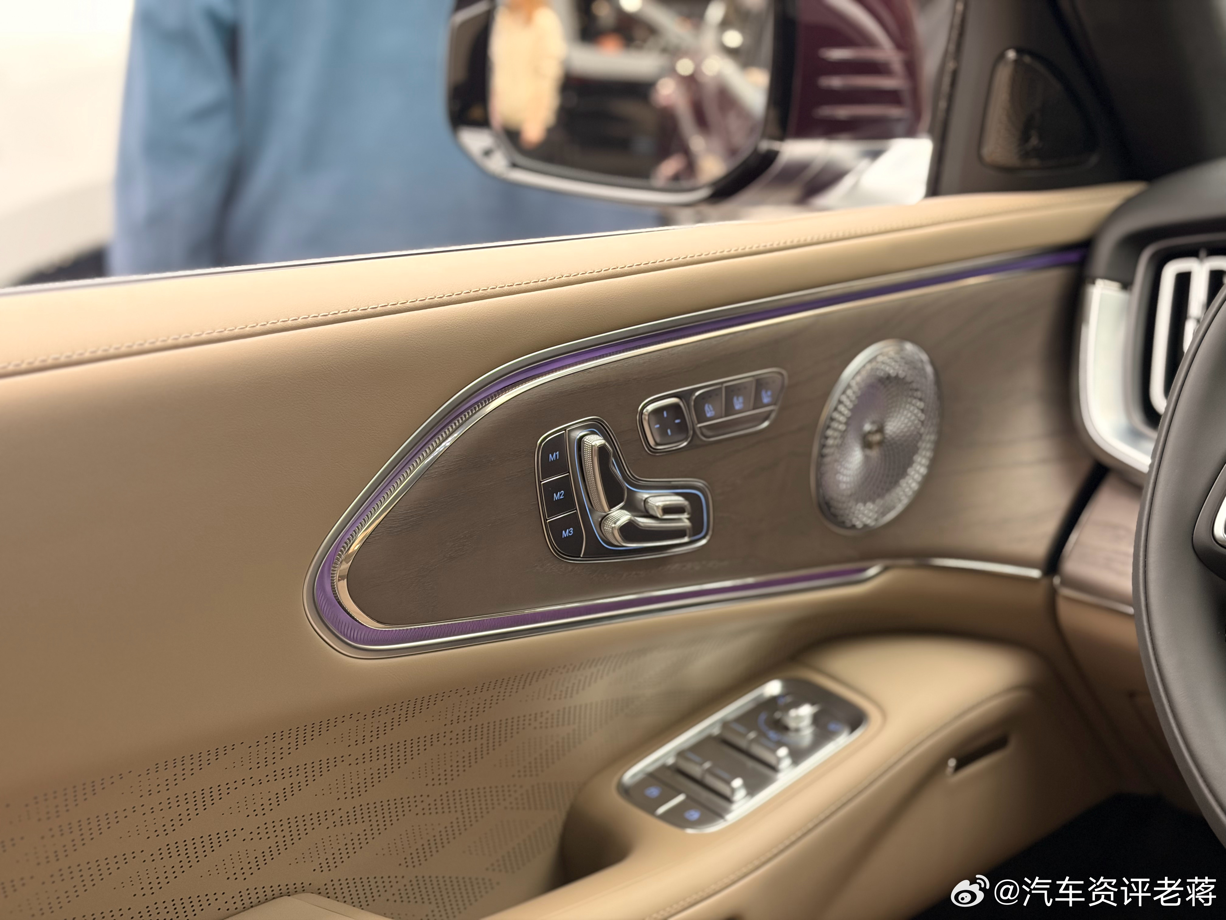 老蒋原创 静态看了看极氪8X，内饰用料什么的都再像9X看齐，放在8系里肯定是顶级