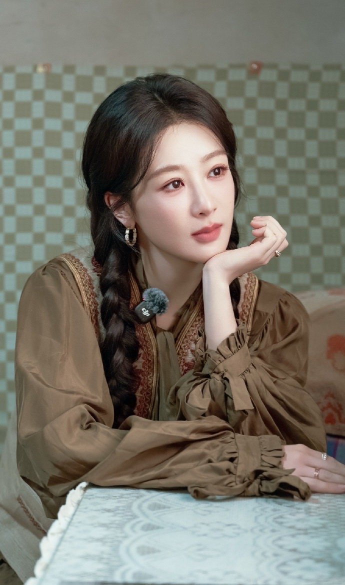 杨紫玉兰花开君再来 💜杨紫董竹君 我的心为你而跳，我的脚陪你走天涯海角，我的手