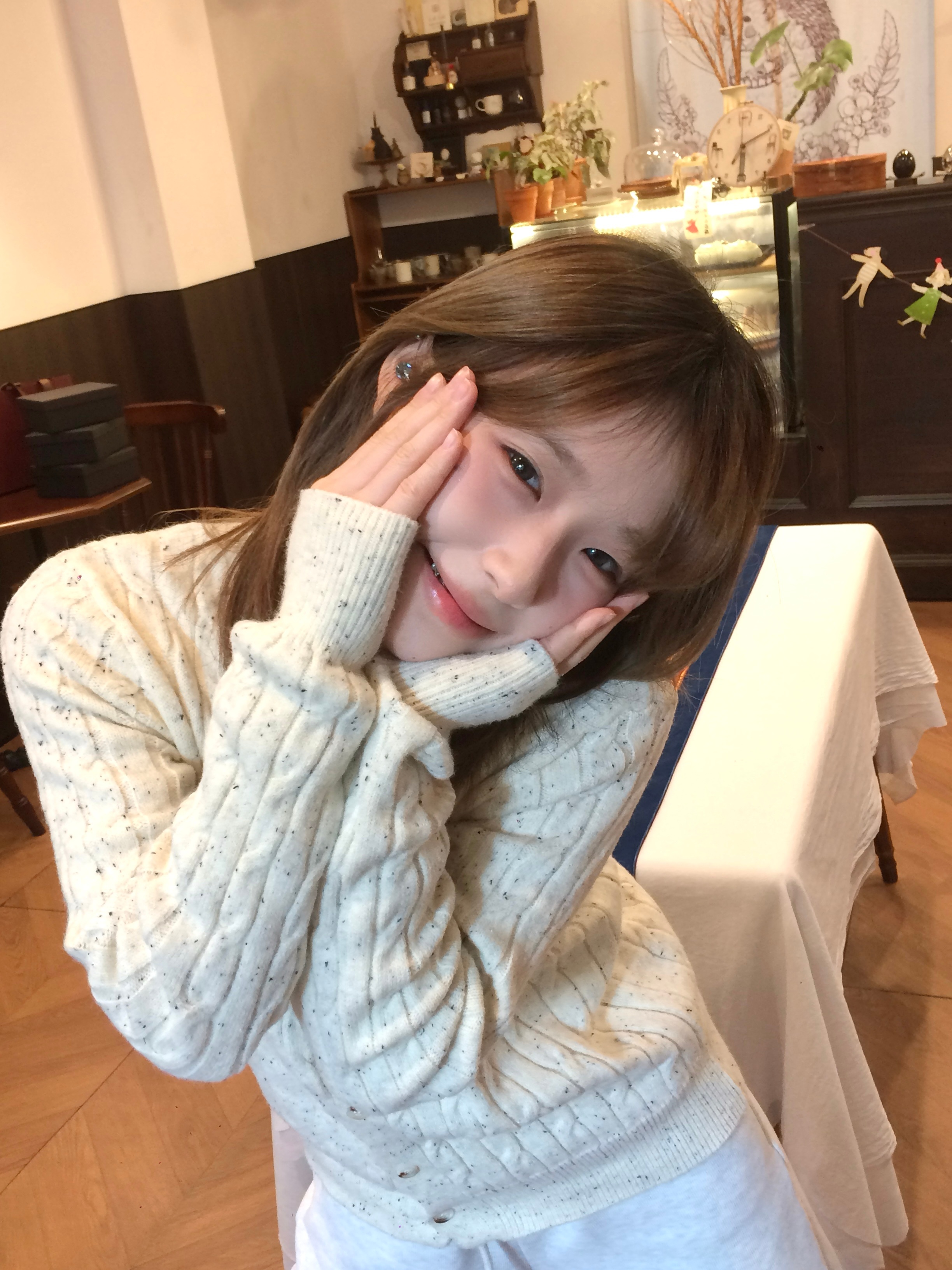 🦔……一家很有个性的店铺记不清那天点了什么蛋糕了 只记得有🍒好喜欢店里的装修