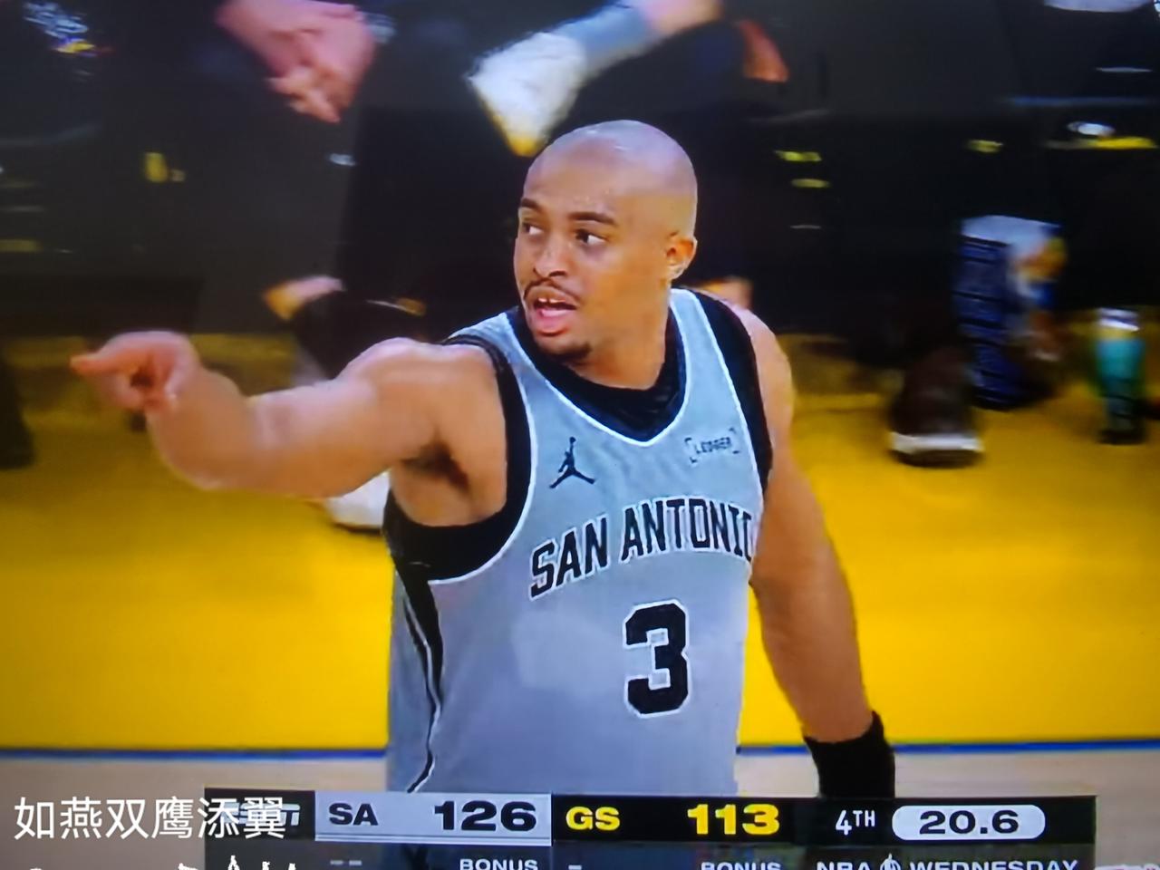 “扫地僧”凯尔登约翰逊

         背靠背第二场，马刺客场126-113