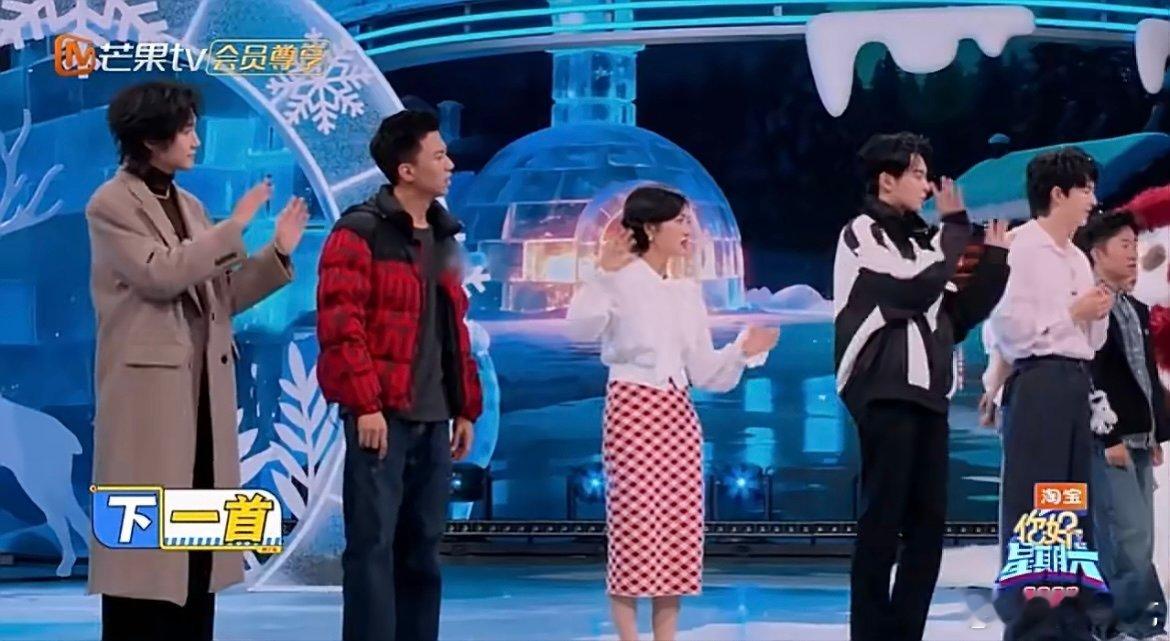 王鹤棣企鹅舞天赋偷偷藏不住 王鹤棣这天赋藏不住了！企鹅舞每个动作行云流水，搭配洗