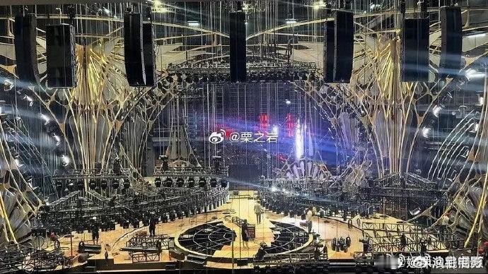 歌手2026独家冠名歌手2026 排面与质感双在线！美团冠名加持，从舞美到阵容全